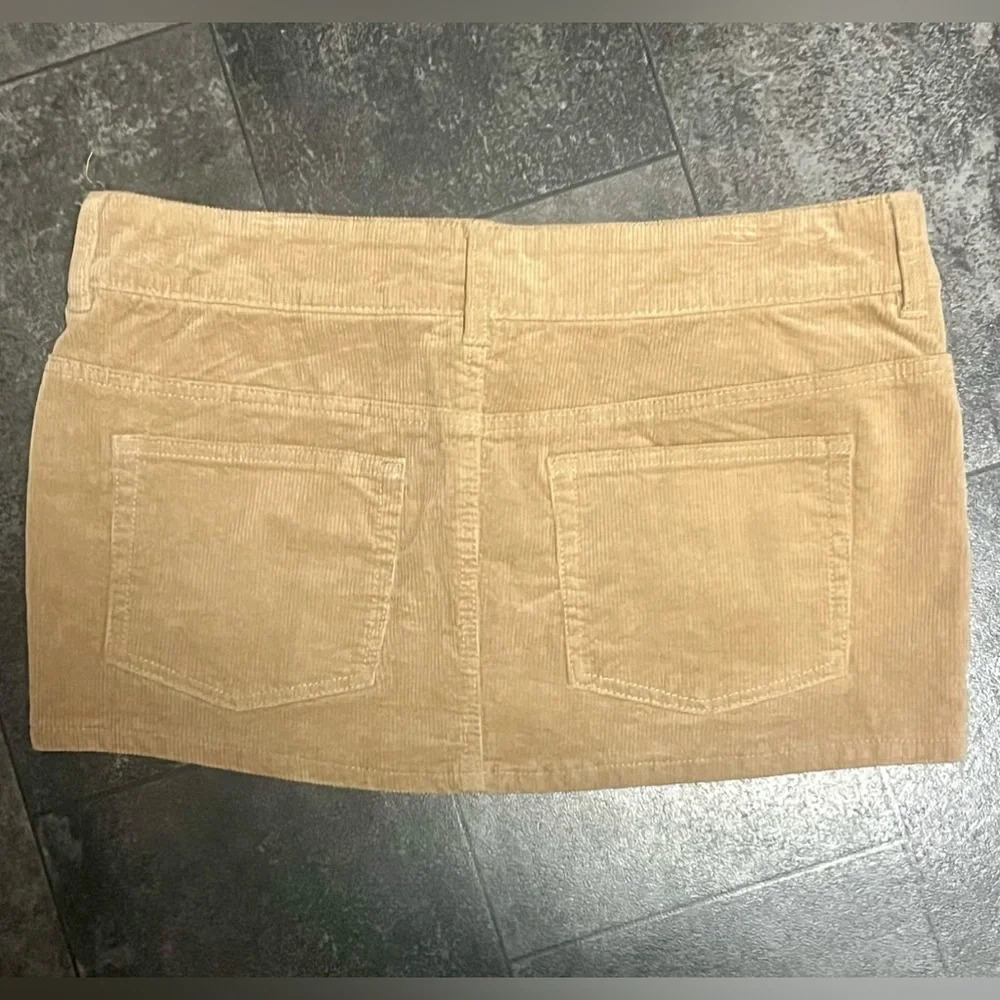 New! Super Short H&M Divided Tan Corduroy Mini Skirt - Picture 3 of 4